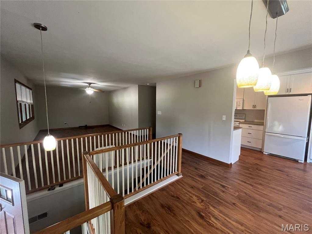 308 Salem St - Photo 4 of 23