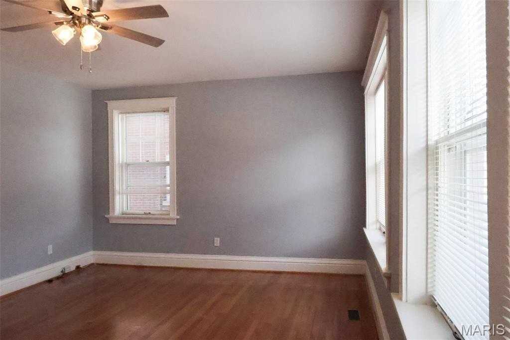 757 Syracuse Ave #2S - Photo 3 of 21