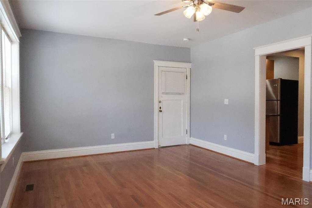 757 Syracuse Ave #2S - Photo 4 of 21