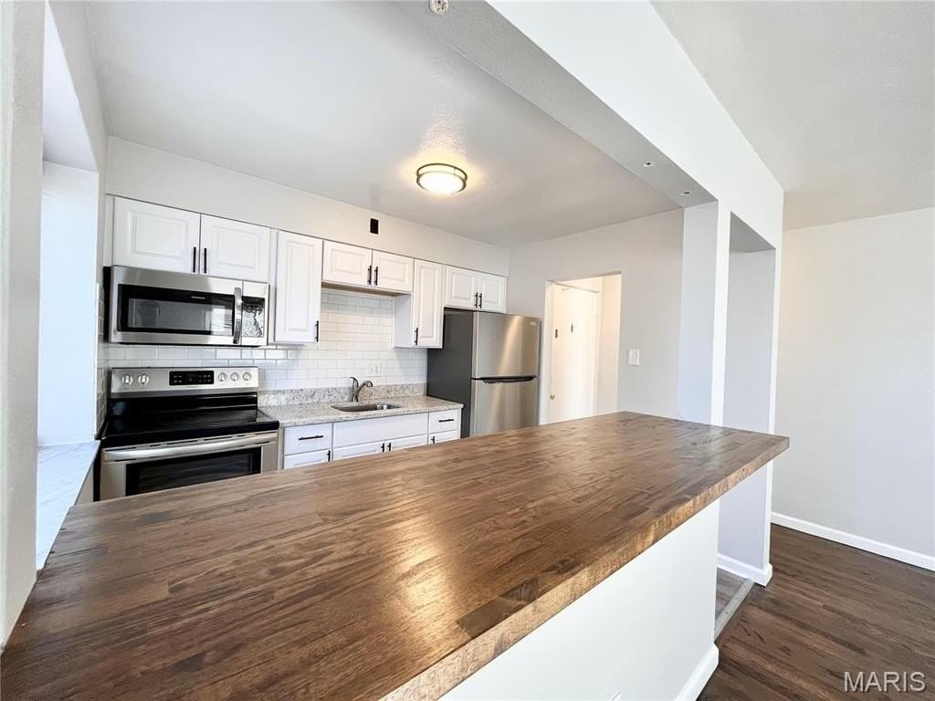 3546 Morganford Rd #8 - Photo 2 of 9