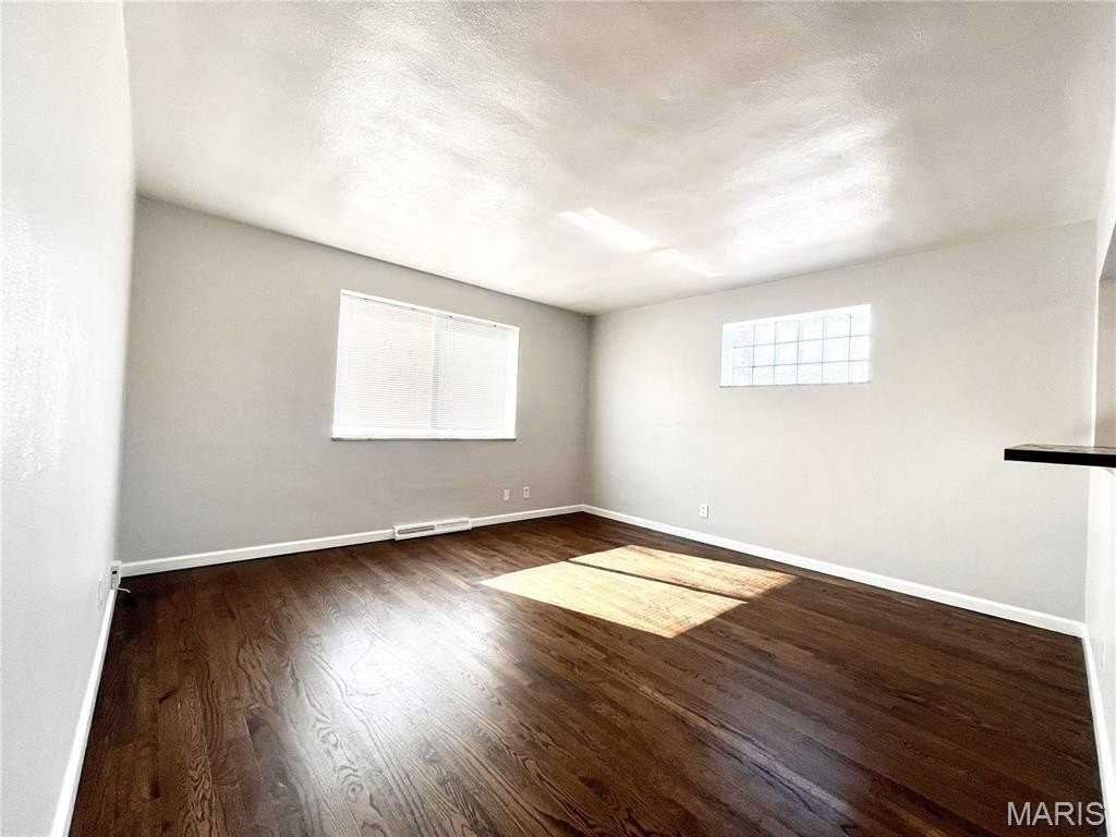 3546 Morganford Rd #8 - Photo 7 of 9