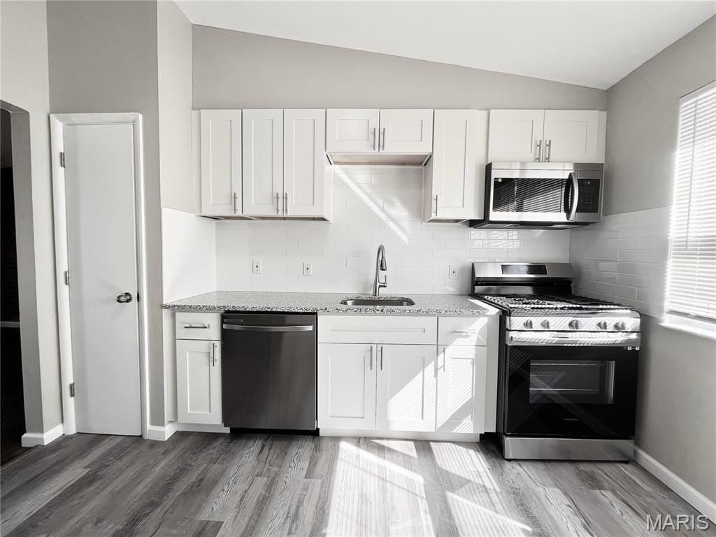 4235 Tholozan Ave #B - Photo 3 of 9