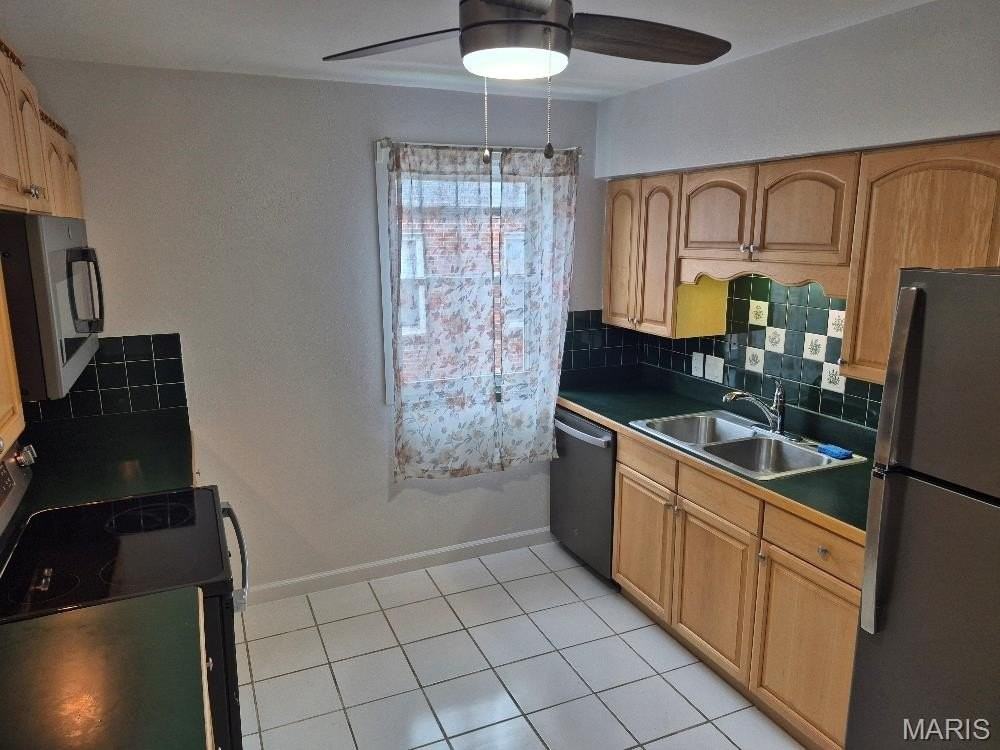 3947 Jamieson Ave #2W - Photo 6 of 14