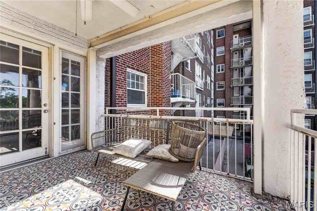 5510 Waterman Blvd #202 - Photo 4 of 48