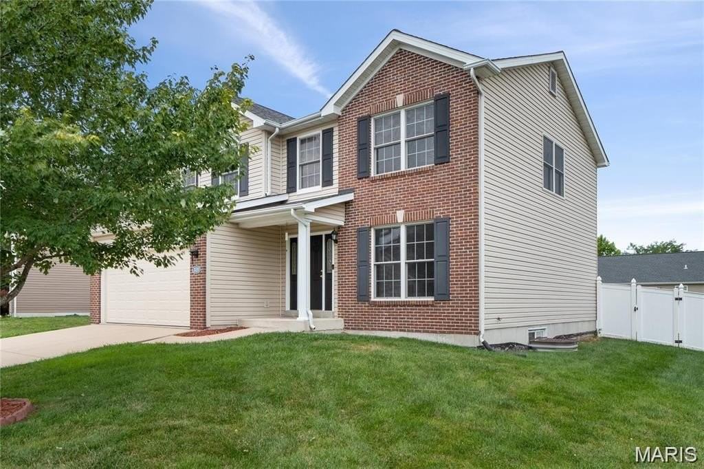 1120 Gulfstream Way - Photo 2 of 36