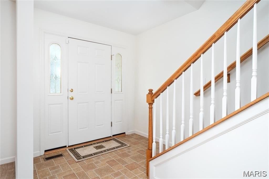 1120 Gulfstream Way - Photo 4 of 36