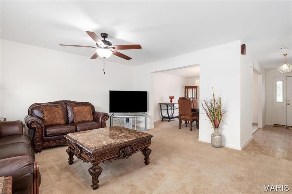 1120 Gulfstream Way - Photo 7 of 36