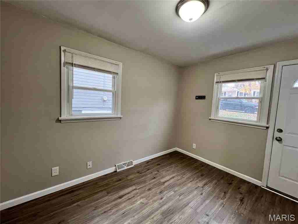 273 Buddie Ave - Photo 4 of 14