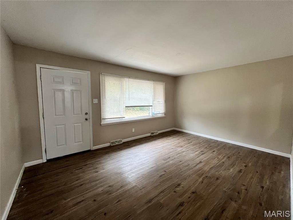 273 Buddie Ave - Photo 5 of 14