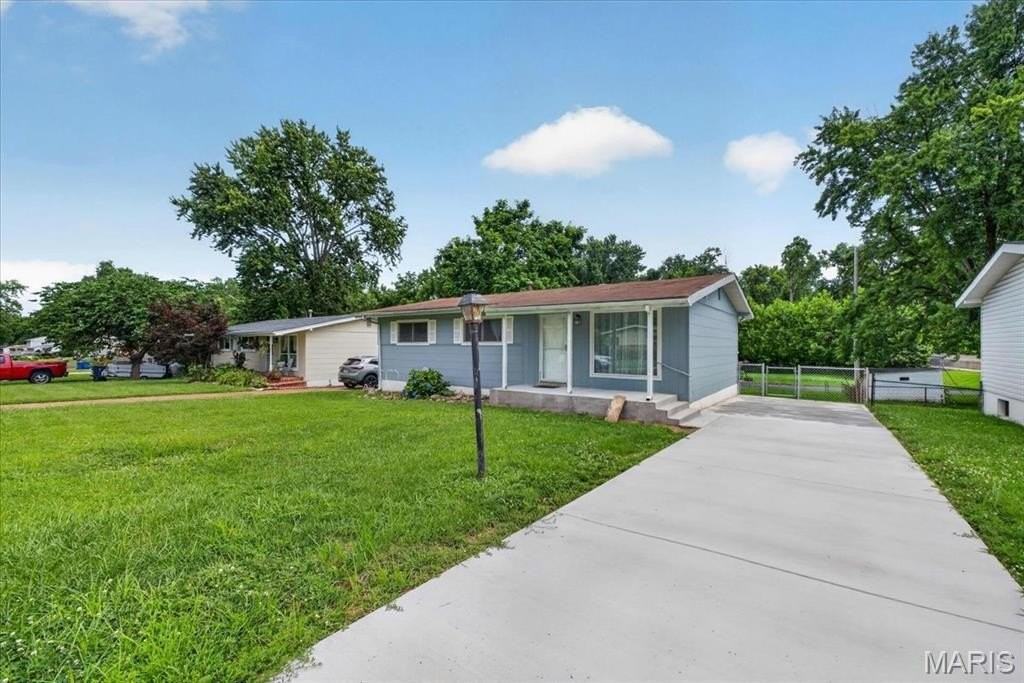10530 Meath Dr - Photo 4 of 33