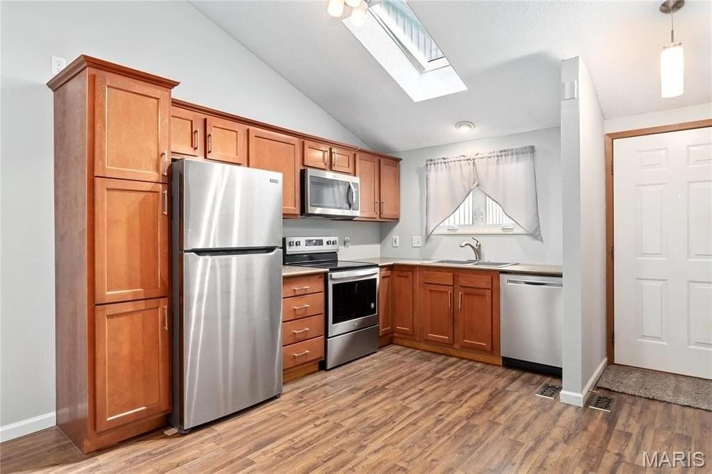 1107 Woodgate Dr - Photo 3 of 27