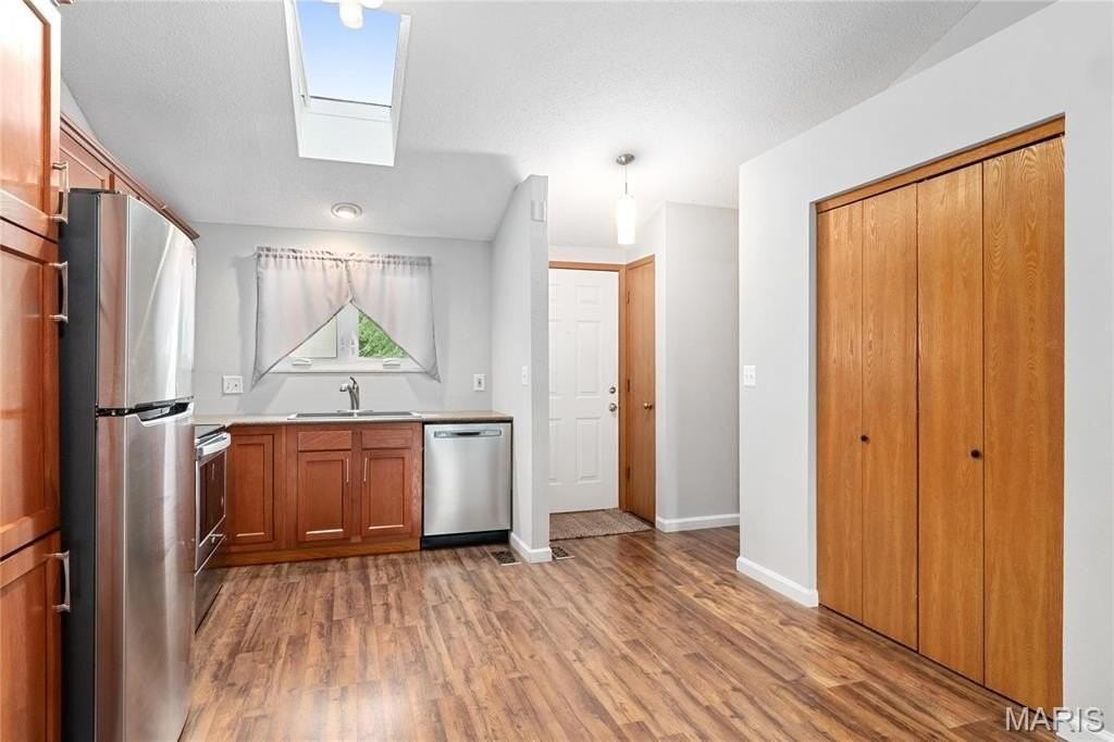 1107 Woodgate Dr - Photo 4 of 27