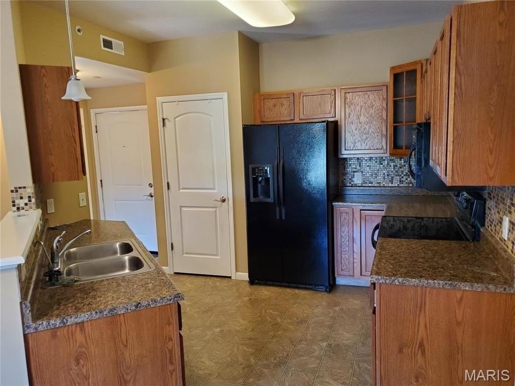 121 Saint James Ct - Photo 2 of 6