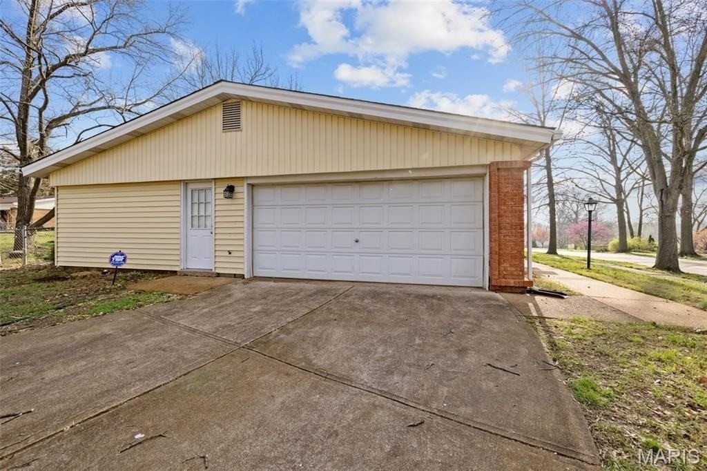 4649 Mcilroy Dr - Photo 3 of 25