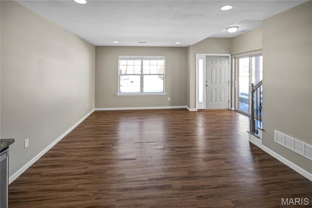 302 Starwood Dr - Photo 7 of 21