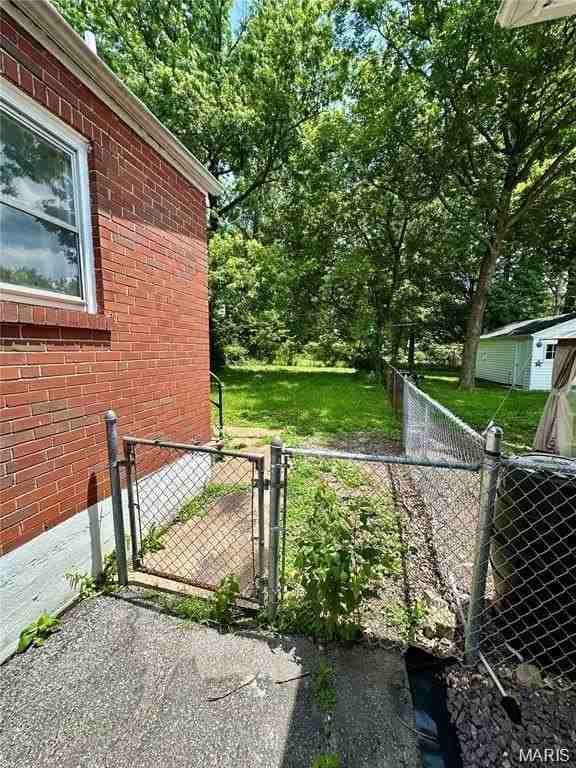 1422 Tamerton Ave - Photo 3 of 26