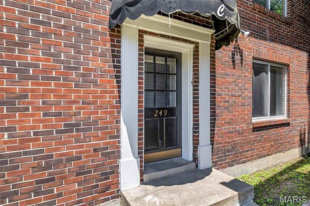 249 Chambers Rd - Photo 3 of 45