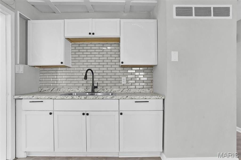 4144 Davis St - Photo 4 of 26