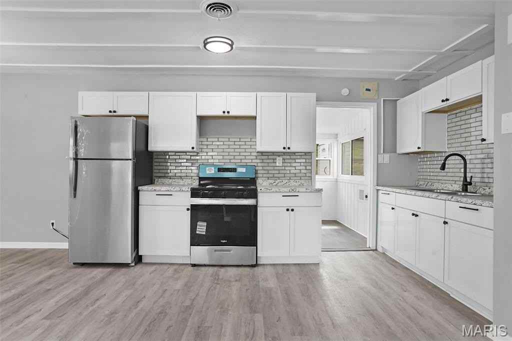 4144 Davis St - Photo 6 of 26