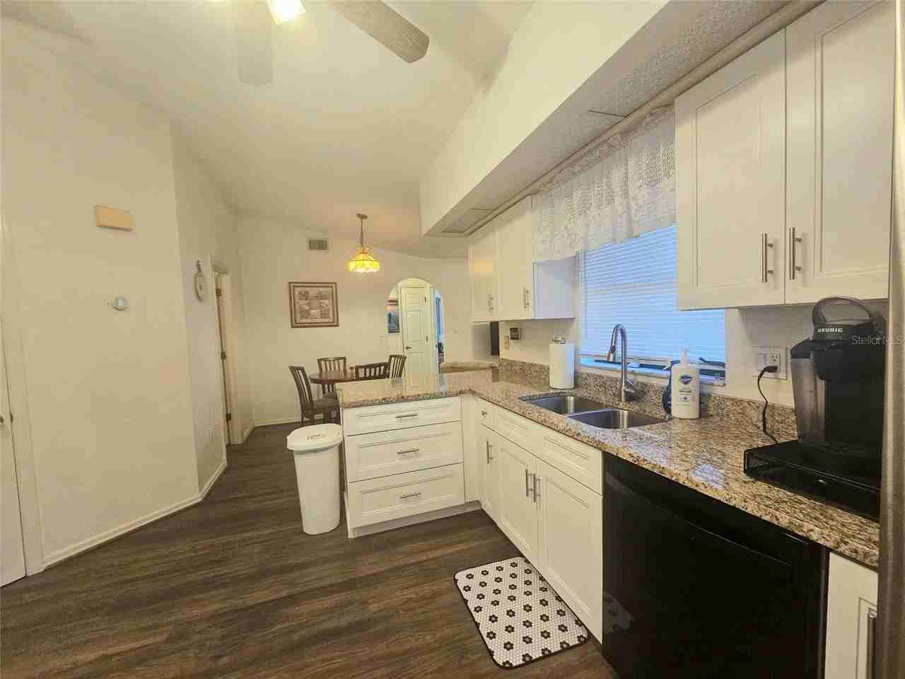 1011 Tropical Ave Nw - Photo 2 of 35