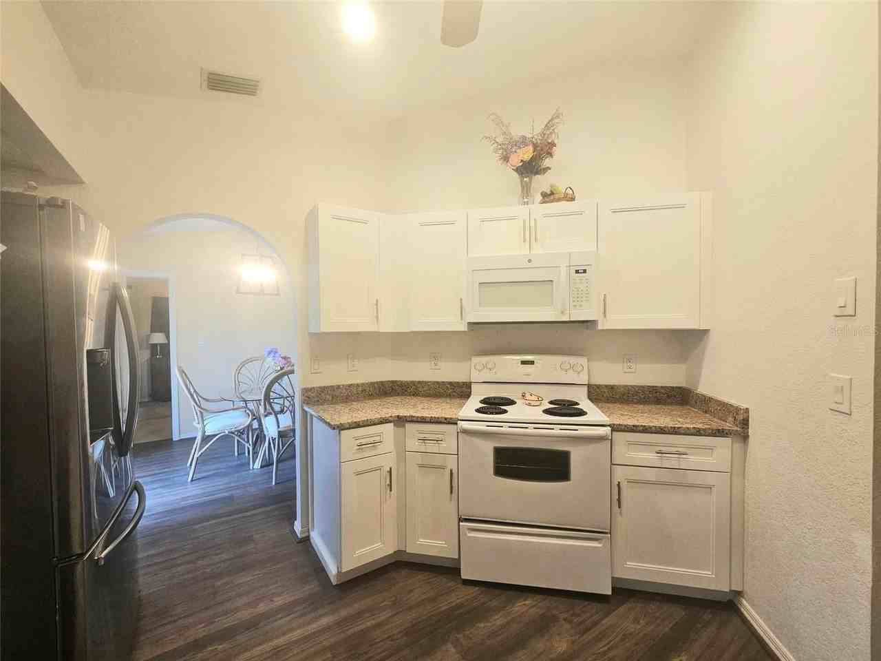 1011 Tropical Ave Nw - Photo 4 of 35