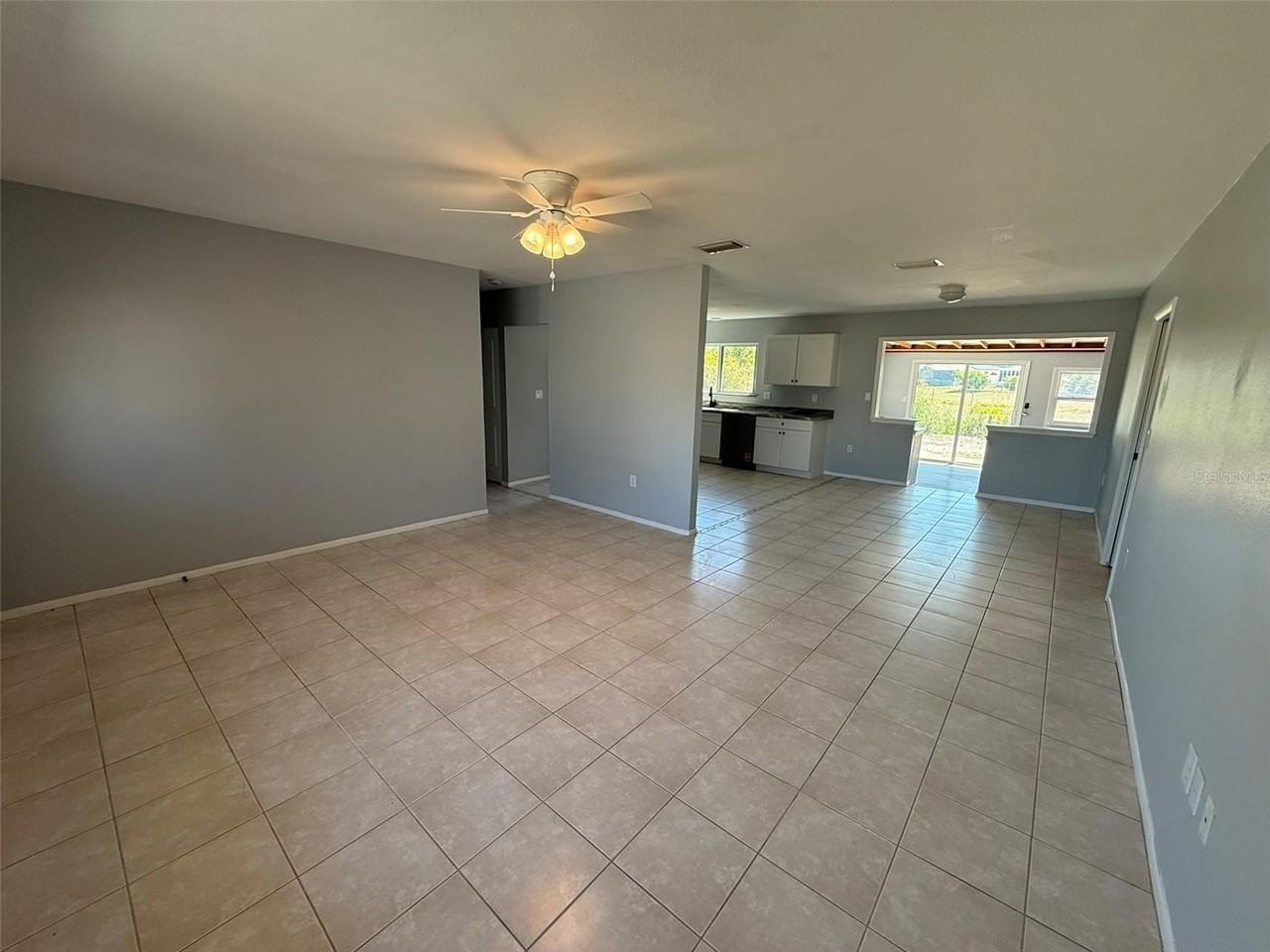 3236 Montclair Cir - Photo 3 of 19