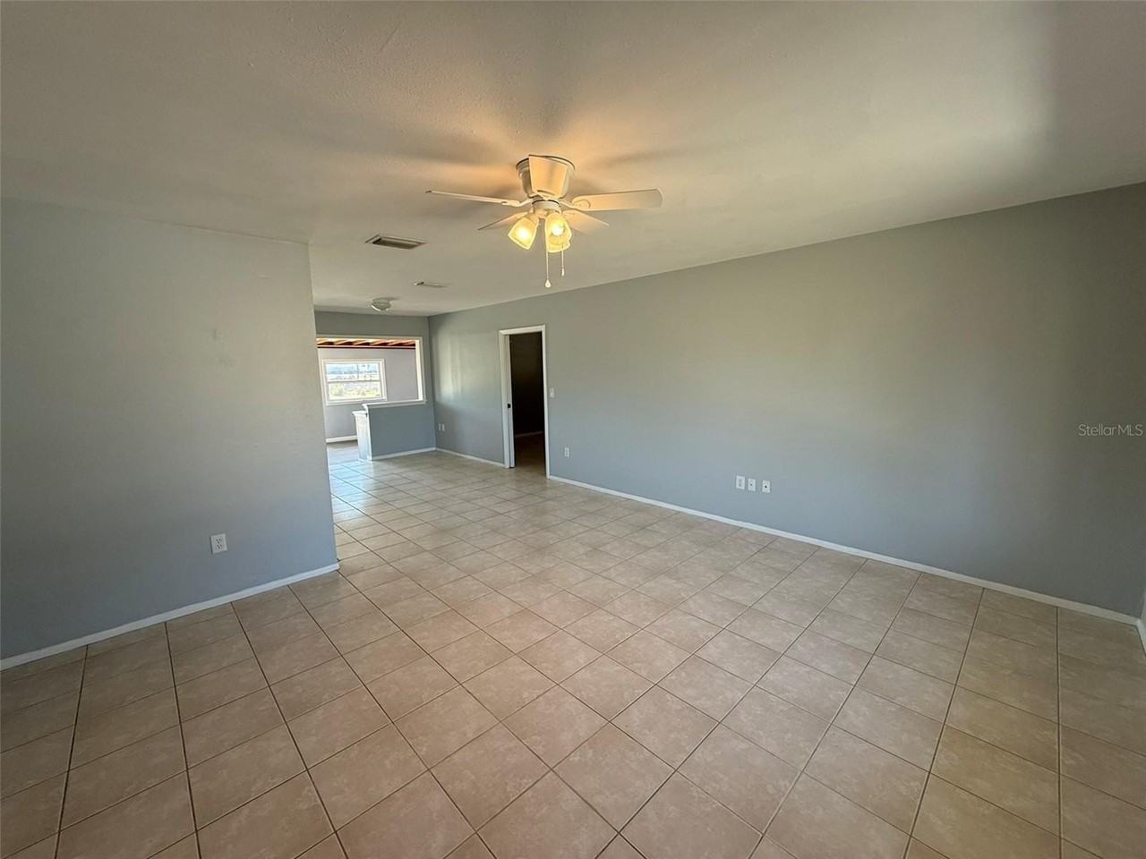 3236 Montclair Cir - Photo 4 of 19