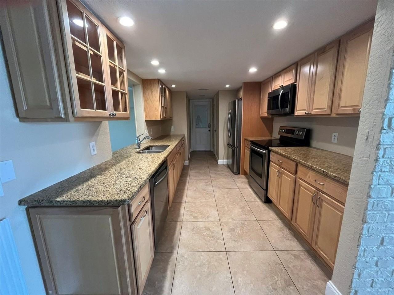 671 Spring Lake Blvd - Photo 2 of 19
