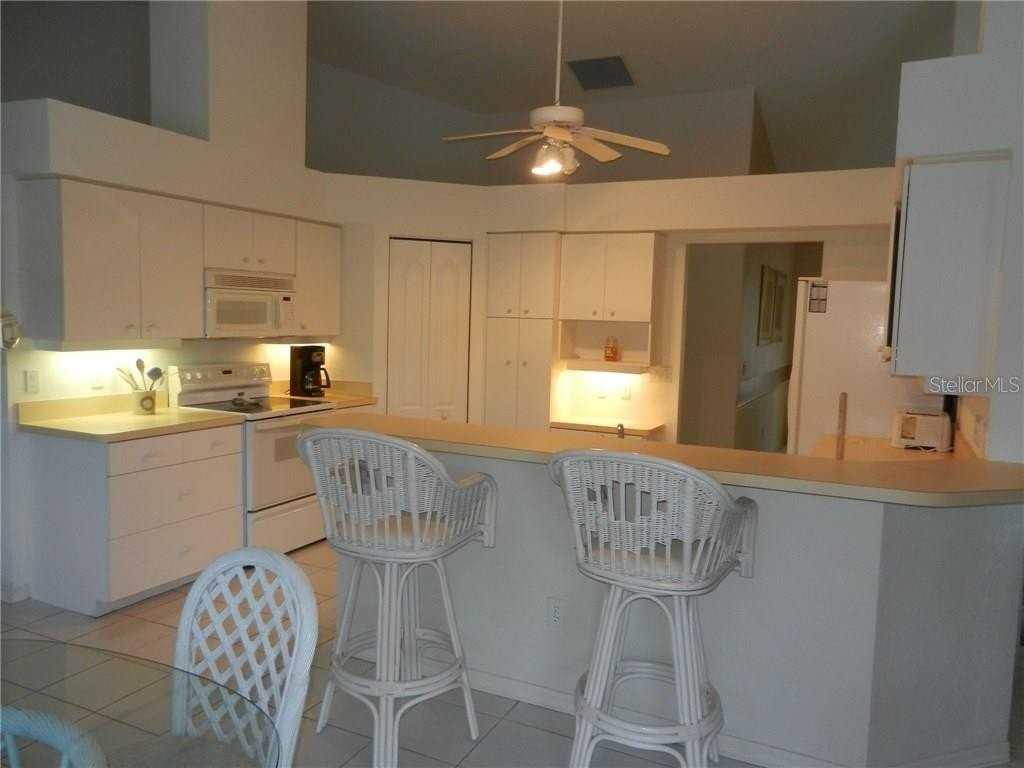 589 Rotonda Cir - Photo 6 of 25