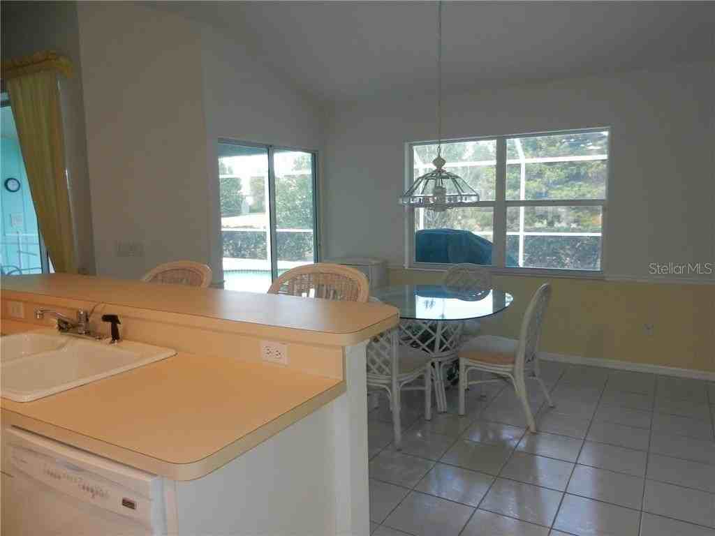 589 Rotonda Cir - Photo 7 of 25