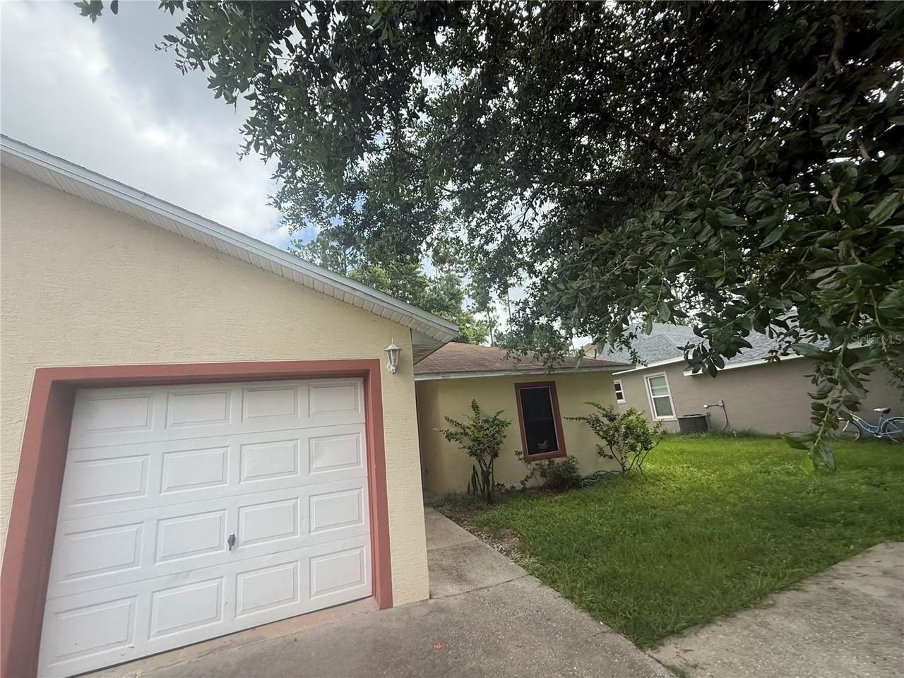 49 Providence Ln #B - Photo 2 of 28