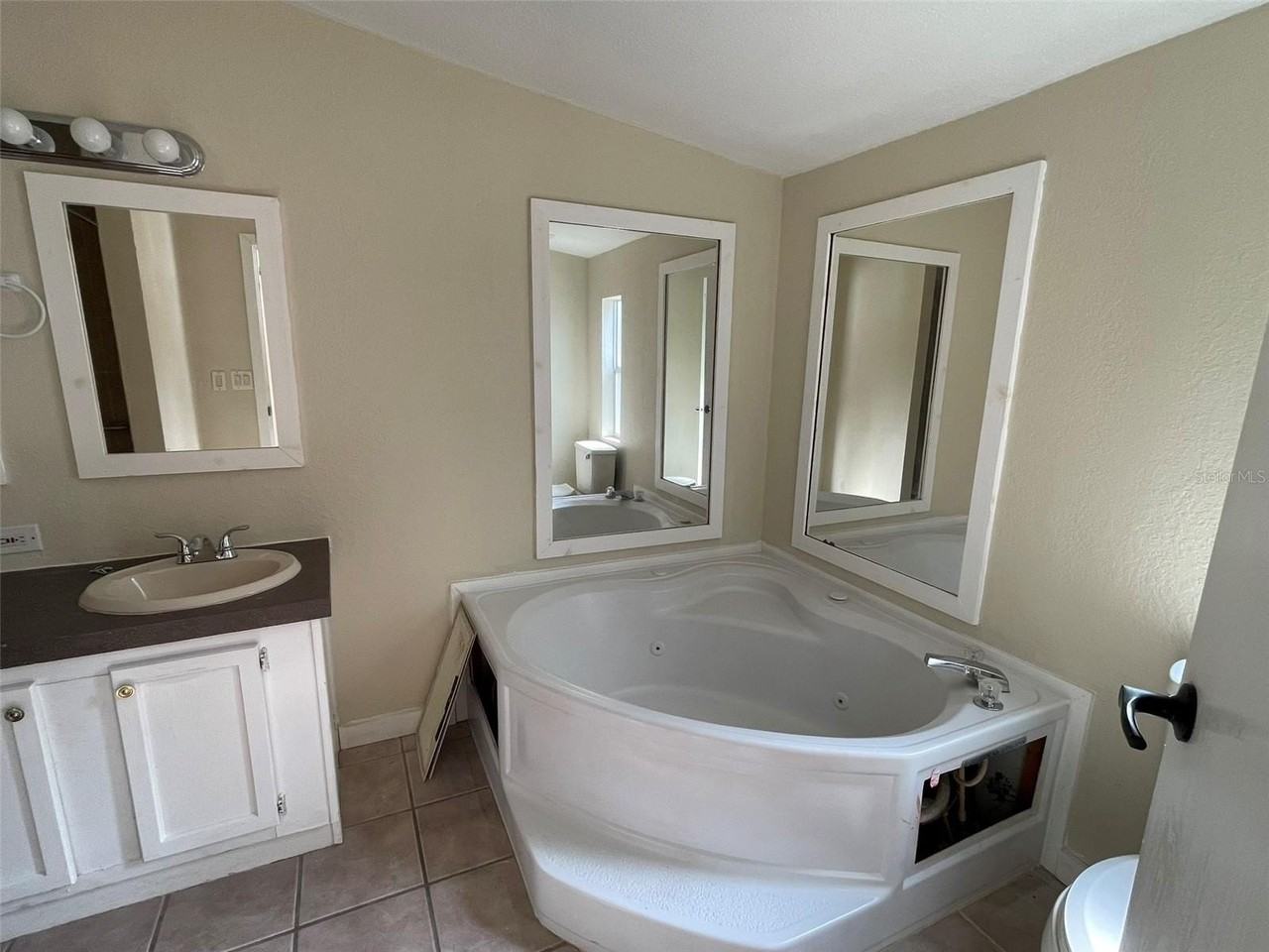 13716 Ne County Road 1471 - Photo 6 of 12