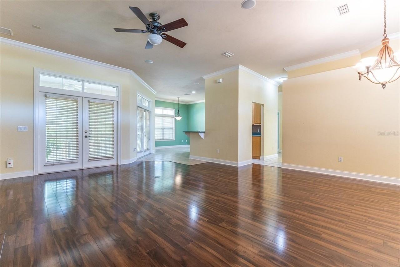 2429 Nw 93rd St - Photo 5 of 50