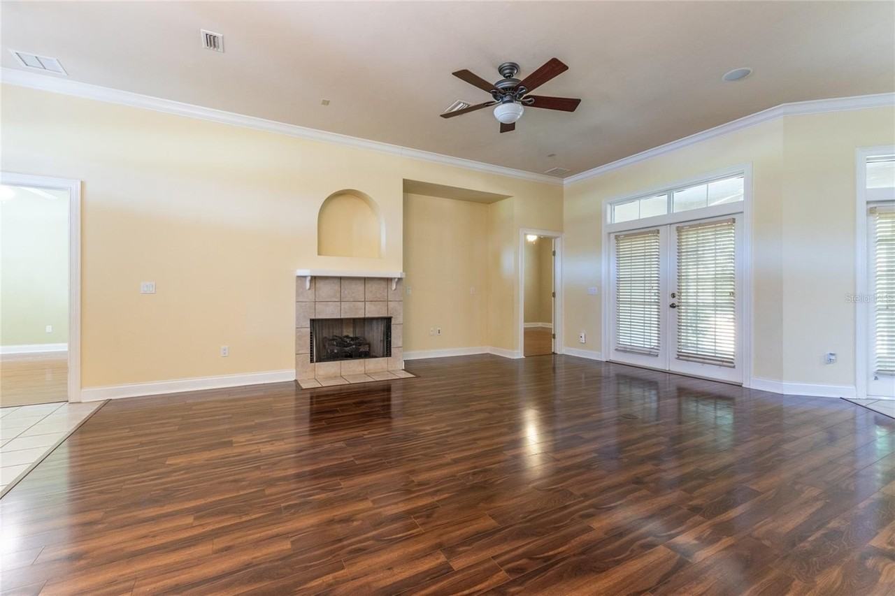 2429 Nw 93rd St - Photo 6 of 50