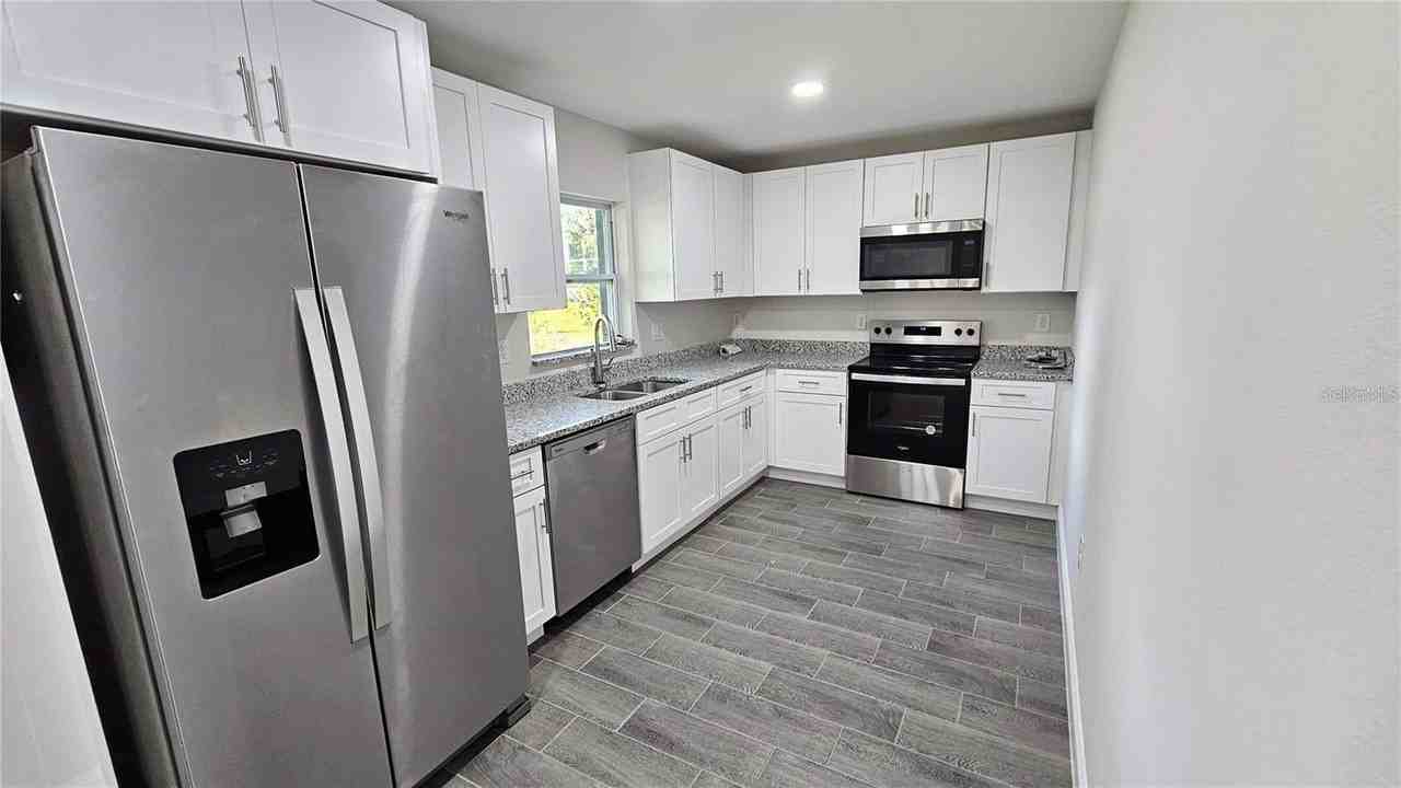 604 Lime Ave - Photo 5 of 16