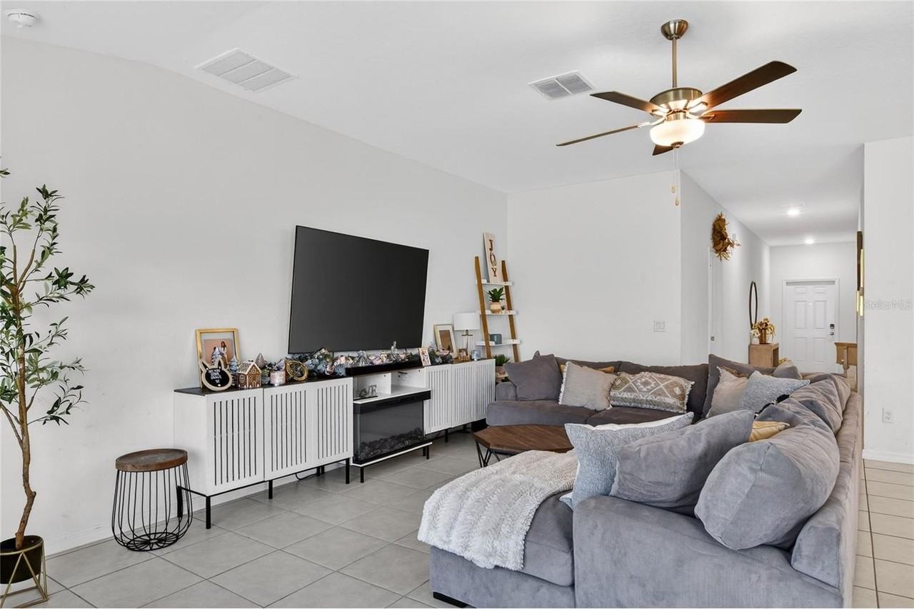 3603 Natural Trace St - Photo 7 of 39