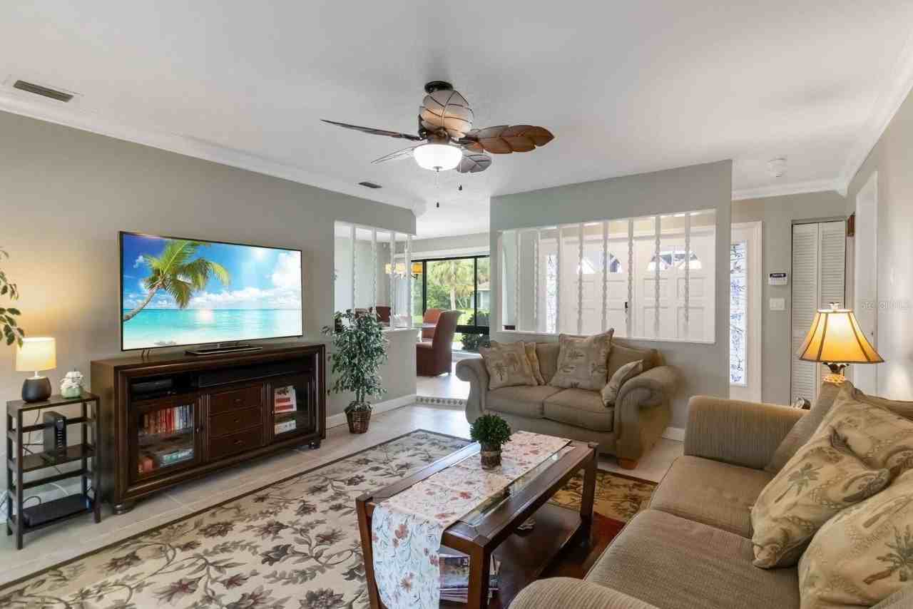 18606 Briggs Cir - Photo 6 of 44