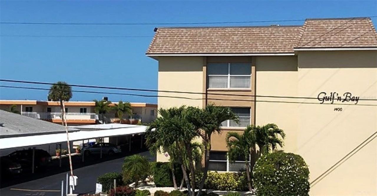 1400 Tarpon Center Dr #202