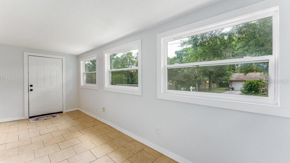 912 E Carolina Ave - Photo 4 of 19