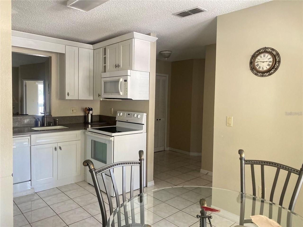 3204 Sabal Palms Ct #B - Photo 4 of 20