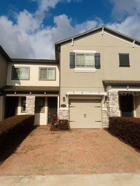 2832 White Isle Ln