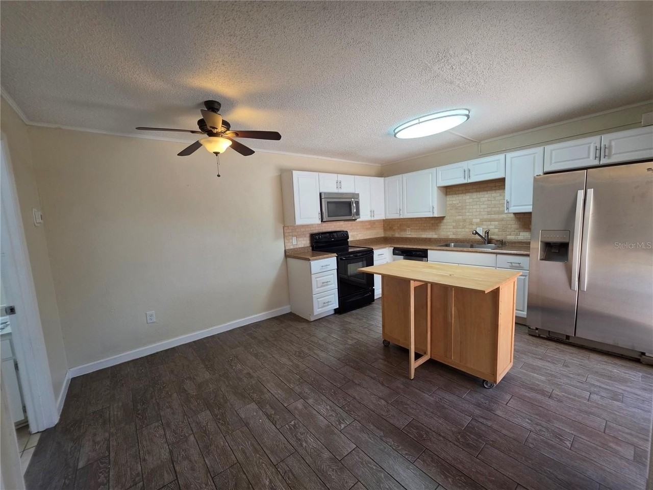 3824 Saxon Dr - Photo 4 of 38