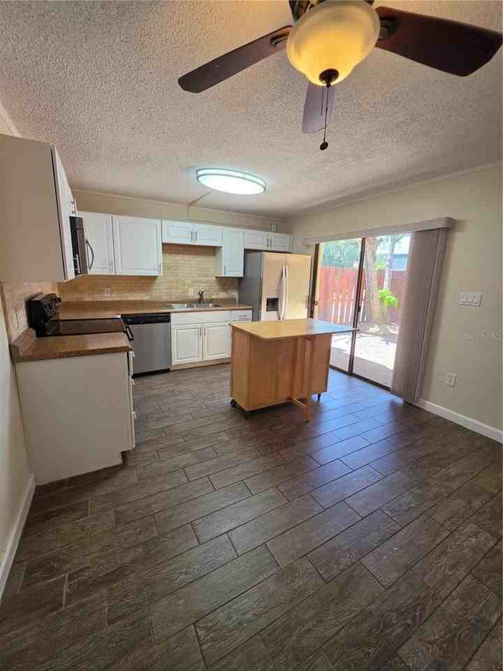 3824 Saxon Dr - Photo 5 of 38