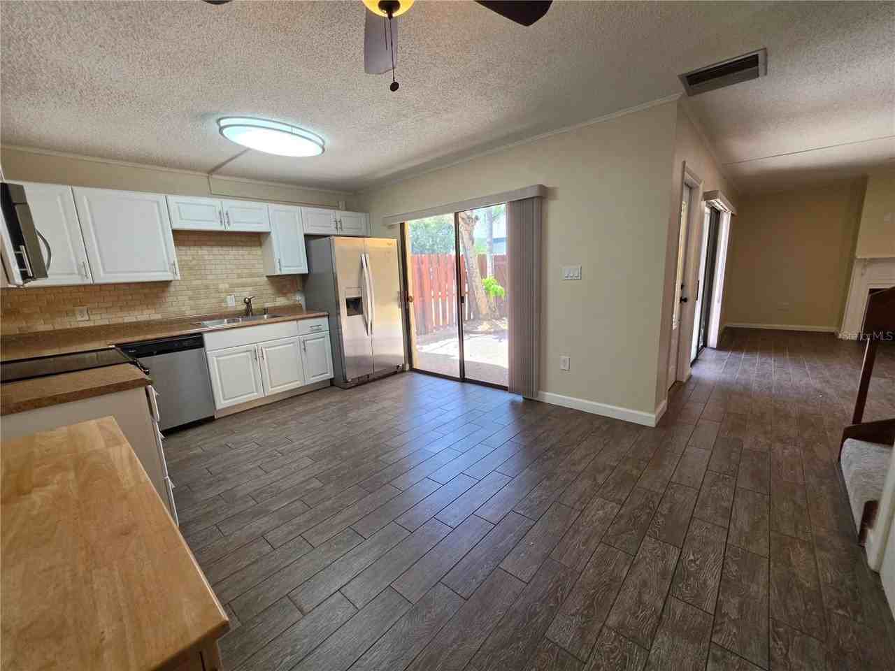 3824 Saxon Dr - Photo 7 of 38