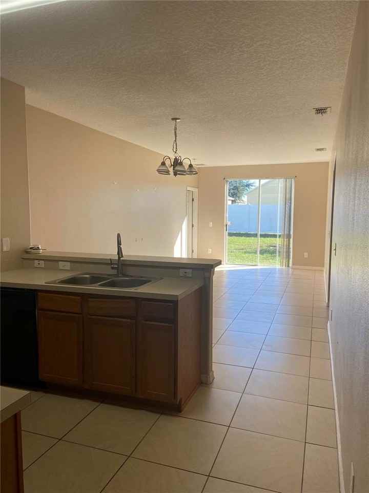 628 Madina Cir - Photo 6 of 15