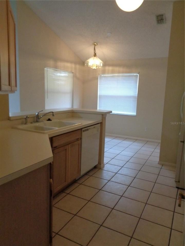 2125 River Park Blvd - Photo 5 of 17