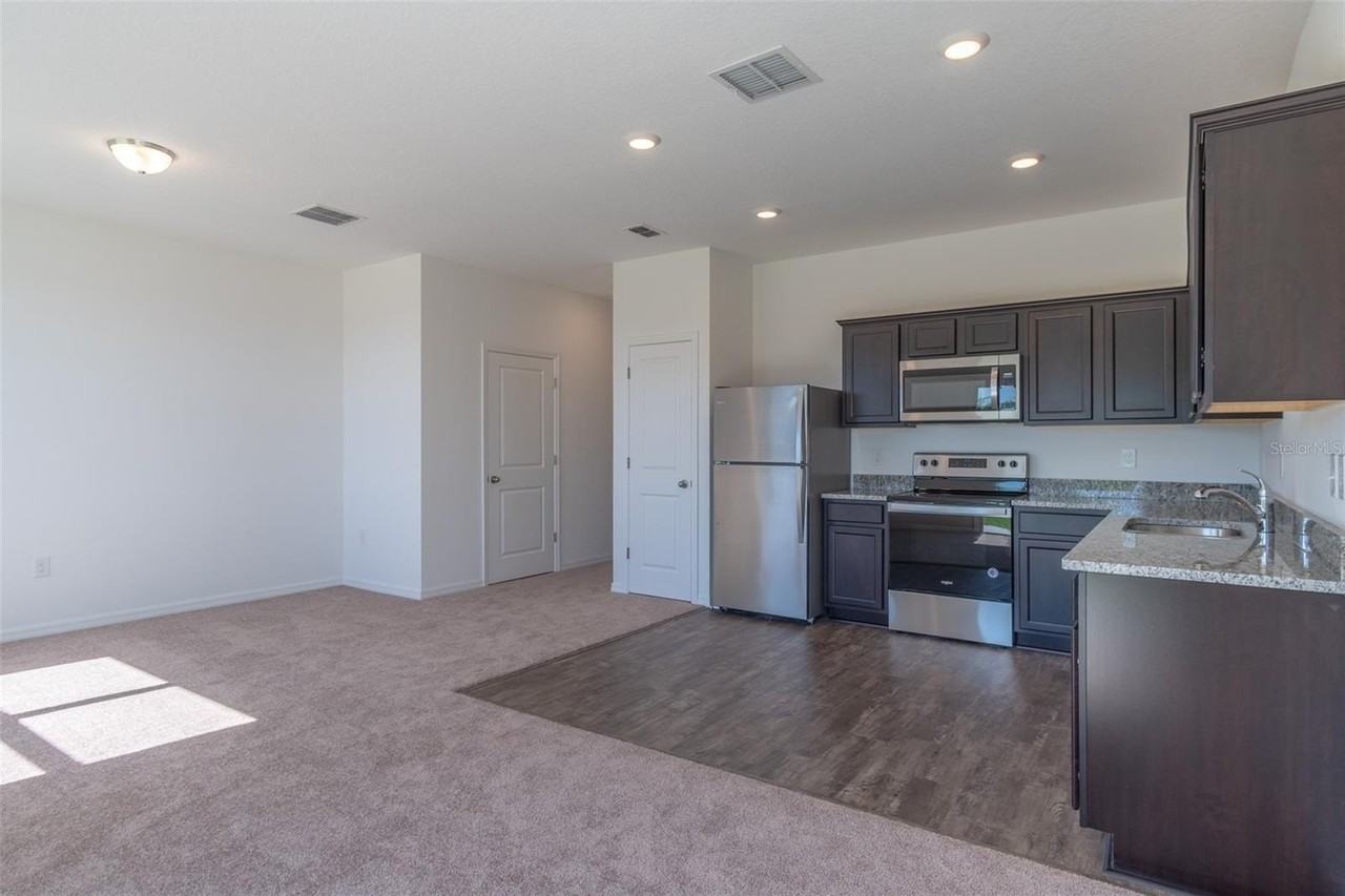 394 Madison Dr - Photo 5 of 29
