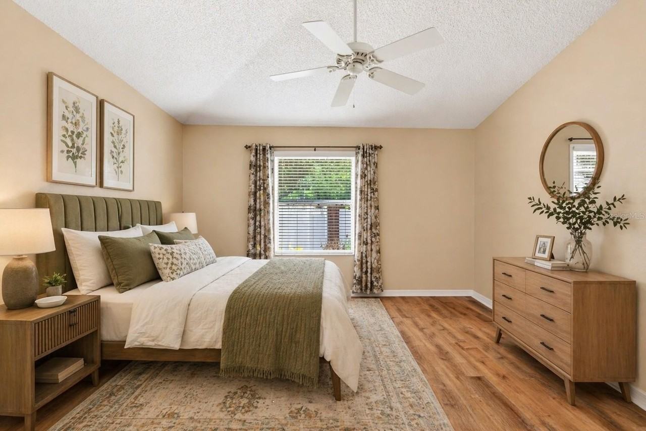 430 Calvert Ter - Photo 7 of 12