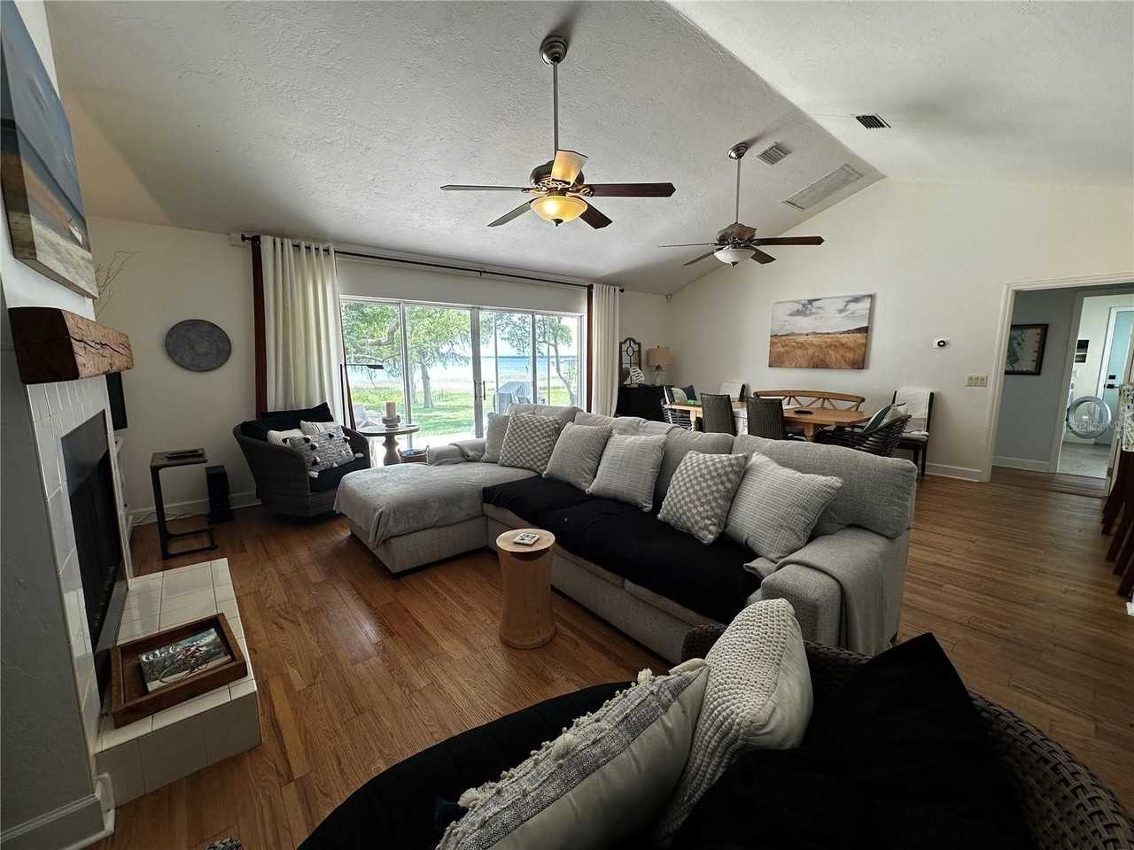 12595 Se Sunset Harbor Rd - Photo 2 of 30
