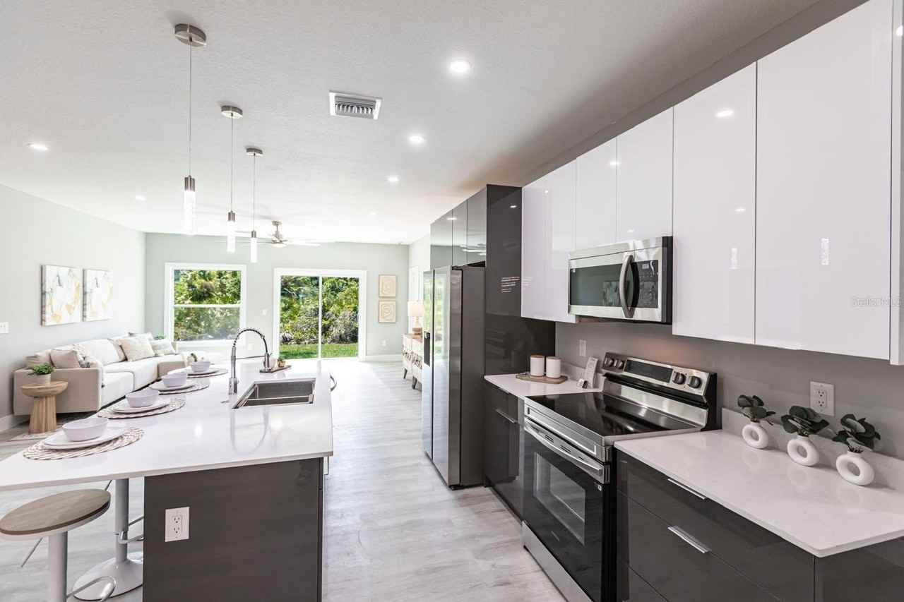 12123 Platano Dr - Photo 7 of 38